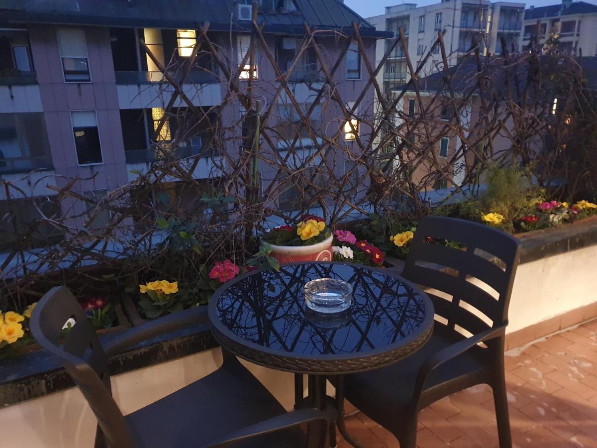 The Boheme Vintage Junior Suite ---- Cozy & Quiet & Comfortable With Private Bathroom & Fully Equipped Kitchenette & Cozy Balcony - Lift To 4Th Floor - Metro' Verde -Green Subway Porta Genova ミラノ エクステリア 写真