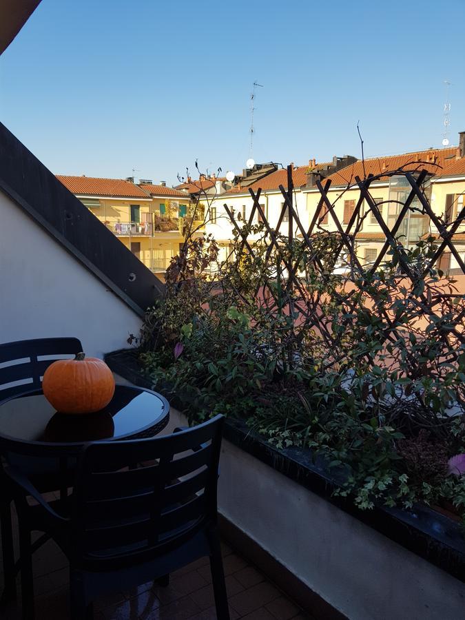 The Boheme Vintage Junior Suite ---- Cozy & Quiet & Comfortable With Private Bathroom & Fully Equipped Kitchenette & Cozy Balcony - Lift To 4Th Floor - Metro' Verde -Green Subway Porta Genova ミラノ エクステリア 写真
